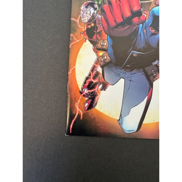 Young Avengers #1 VF/NM; NEWSTAND* 1st appearance of Kate Bishop Patriot Hulking - Picture 6 of 10